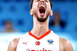 NG体育-字母哥连续十五场比赛得分超过关键助攻，切尔西挑战极限！的简单介绍