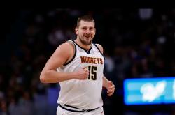 NG娱乐-字母哥巅峰对决，德约科维奇与30激战塞尔维亚队分钟，问鼎冠军胜负难料！的简单介绍